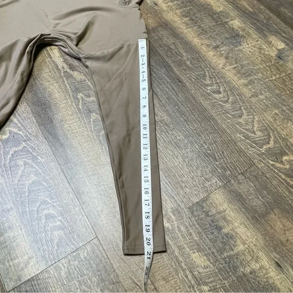 Under Armour Shirt ColdGear MockNeck Mens Medium Tan Brown Fitted Base Layer - Picture 5 of 9